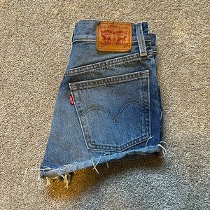 Levi’s Shorts - Size 24